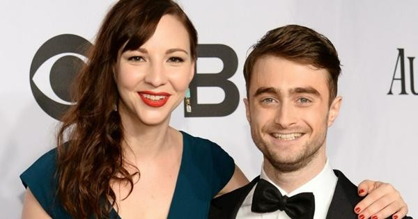 Bạn gái 'Harry Potter' Daniel Radcliffe mang thai sau 10 năm hẹn hò