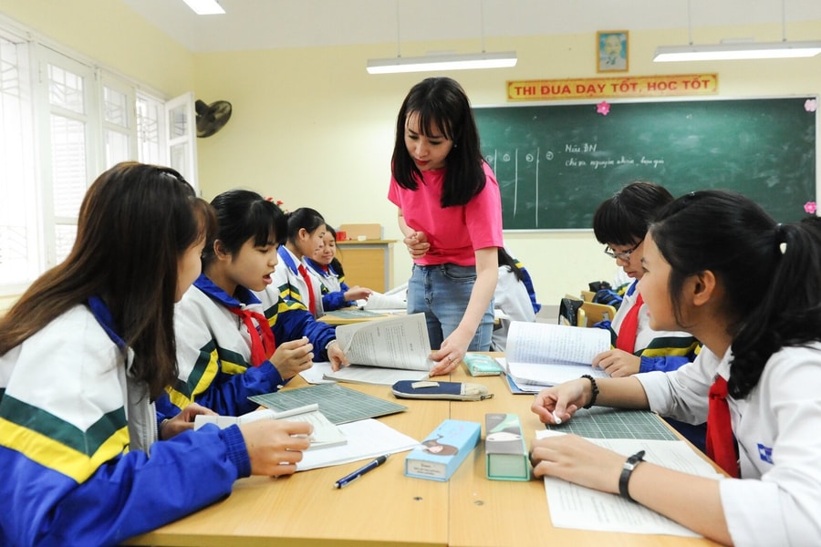 TP.HCM thiếu giáo viên trầm trọng, học đơn môn đi dạy đa môn