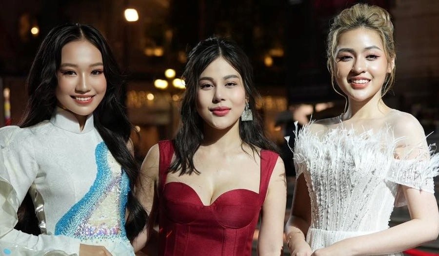 Dàn Hoa hậu, á hậu của Q- Talent đổ bộ thảm đỏ lễ Trao giải Cống hiến