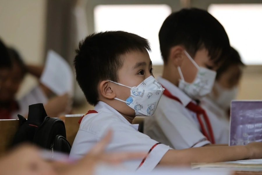 Học sinh gần công trường sân bay Long Thành hứng "bão bụi" mỗi ngày