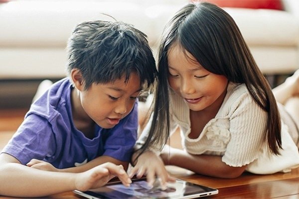 Bị mẹ thu điện thoại, nữ sinh lớp 8 có phản ứng khó tưởng, có một cách 'cai' điện thoại dễ đẩy trẻ vào đường cùng