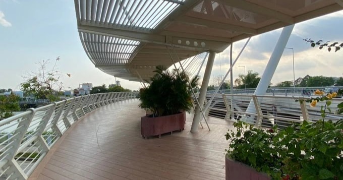Thử tải trọng cầu có thể bằng nổ tên lửa, không được phép dùng con người