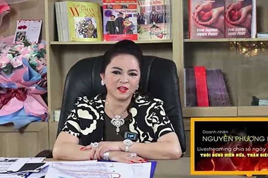 Bà Nguyễn Phương Hằng đã livestream xúc phạm 10 người ra sao?