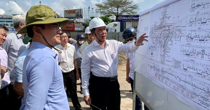 Phó Chủ tịch TPHCM thị sát hàng loạt các công trình giao thông trọng điểm
