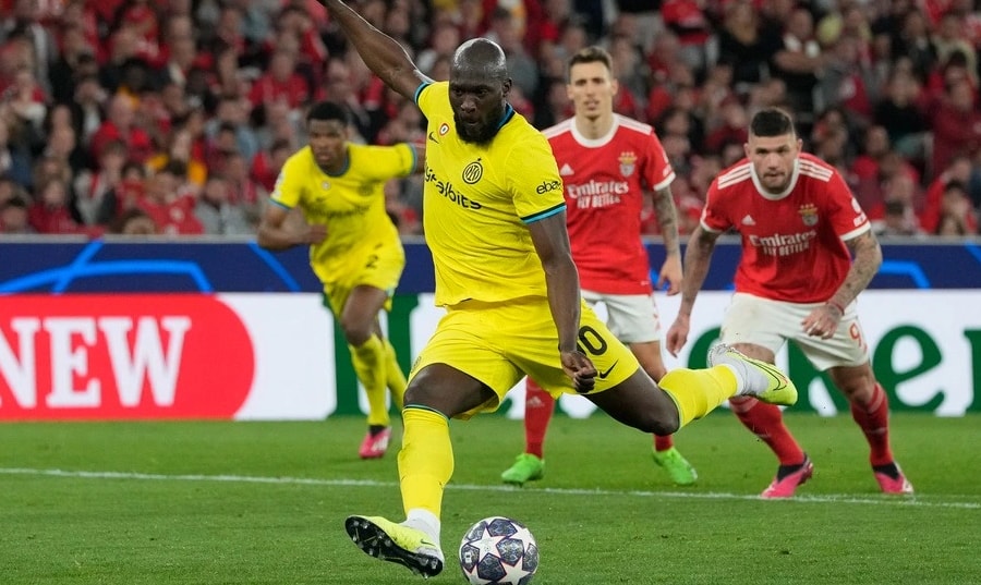 Lukaku đá phạt đền thành công, Inter Milan thắng dễ Benfica