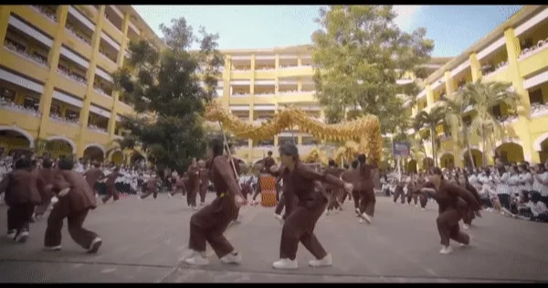 Học sinh nhảy flashmob kể chuyện lịch sử gây sốt mạng