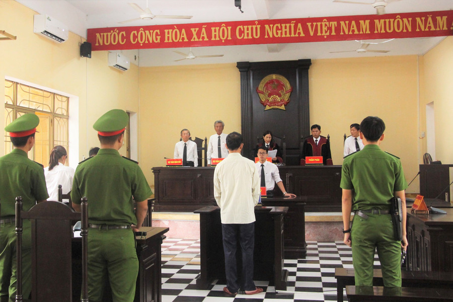 Kẻ sàm sỡ con gái nhân tình ở Quảng Nam lĩnh 13 năm tù
