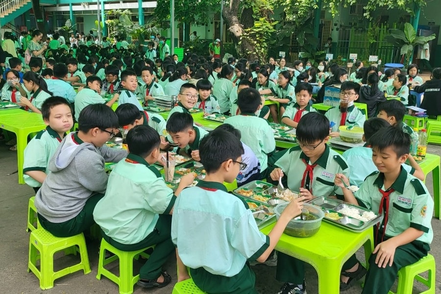 TPHCM: Học sinh được 'chấm điểm' nhà vệ sinh và bữa ăn bán trú