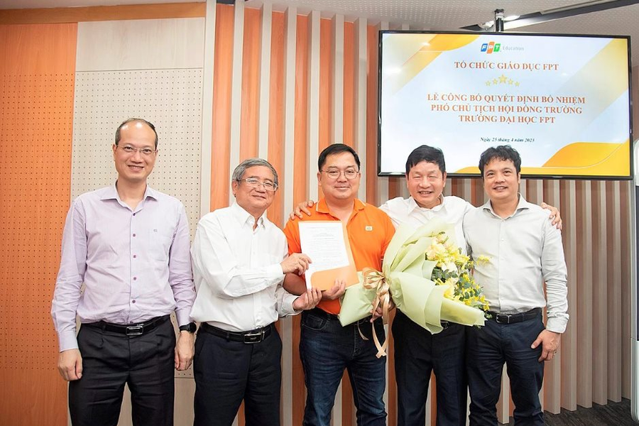 Ông Hoàng Nam Tiến viết tâm thư sau khi rời ghế, hứa tiếp tục 'bán mạng' cho FTEL