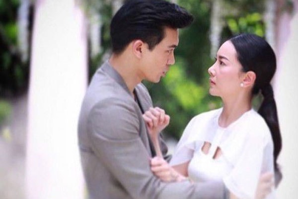 Thấy mẹ vợ cũ nhặt ve chai bên đường, trò chuyện với bà vài câu tôi quyết định tái hôn với vợ cũ