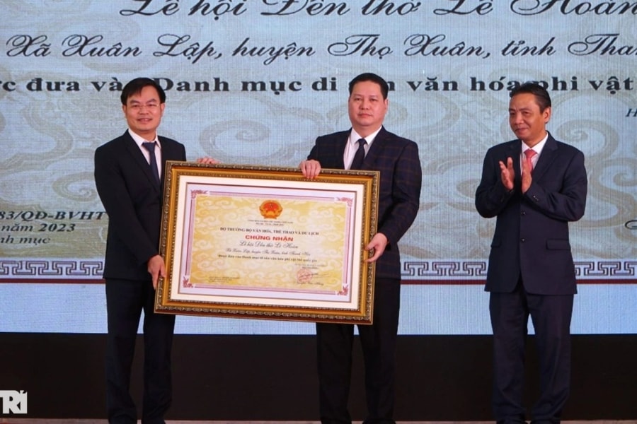 Lễ hội đền thờ Lê Hoàn đón nhận Di sản văn hóa phi vật thể quốc gia