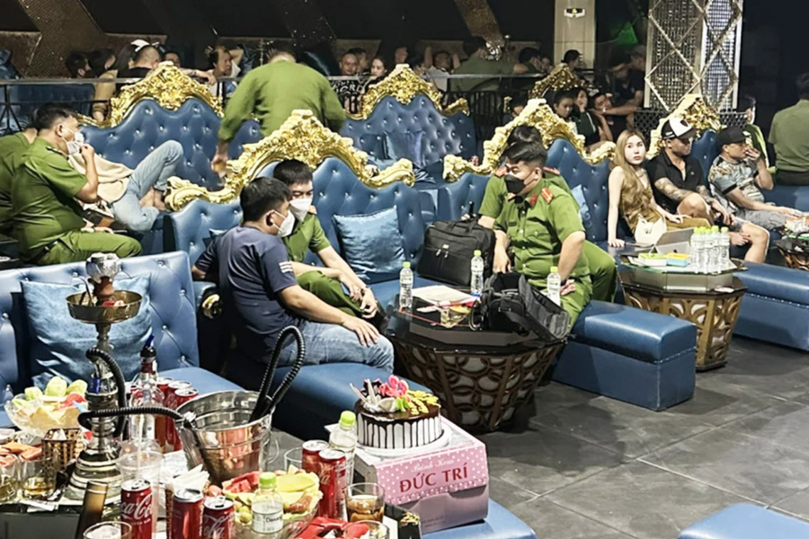 Bình Dương: Kiểm tra quán karaoke D1, phát hiện 63/144 người dương tính ma tuý