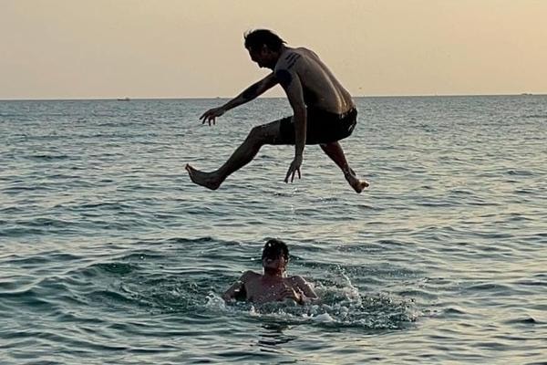 Nhờ netizen trổ tài sửa ảnh, Soobin Hoàng Sơn trở thành 'nạn nhân' của chính mình