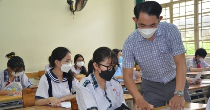 'Gia đình nào không cho con đi học thêm là hiếm'?
