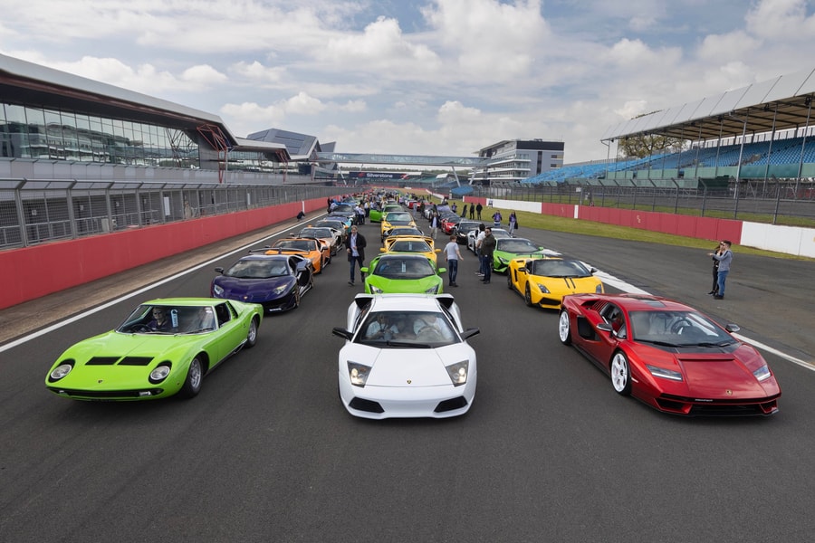 Sự kiện quy tụ 382 chiếc siêu xe Lamborghini