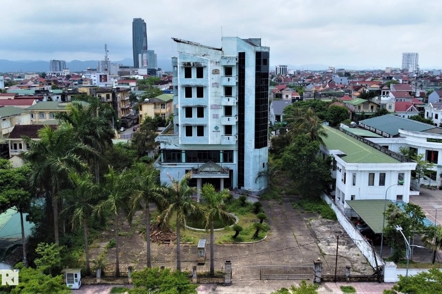 Hàng loạt trụ sở, nhà khách bỏ hoang tại các vị trí 'đất vàng' ở Hà Tĩnh