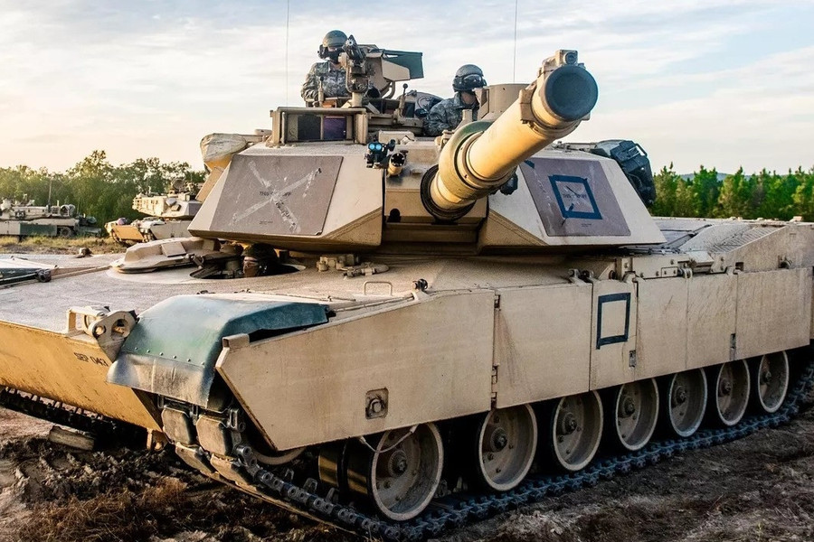 Mỹ dỡ bỏ thiết bị bí mật khỏi xe tăng Abrams chuyển giao cho Ukraine