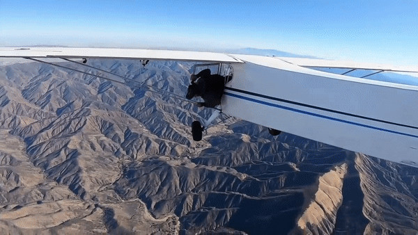 YouTuber Mỹ cố tình làm rơi máy bay để câu view