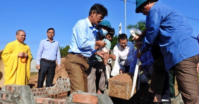 Hà Nội di chuyển gần 11.000 ngôi mộ trước Tết 2024 để làm đường vành đai 4