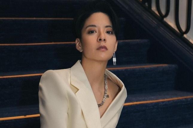 Amber: Tỷ tỷ được 'đẩy thuyền' với Chi Pu, quá khứ bị miệt thị ngoại hình