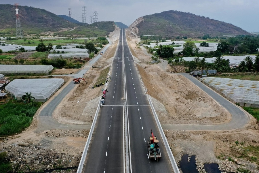 Ngắm cao tốc Vĩnh Hảo - Phan Thiết hơn 10.000 tỷ đồng sắp đưa vào khai thác