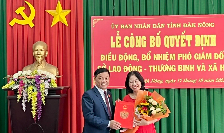 Phó Giám đốc Sở ở Đắk Nông vẫn đi làm dù đã xin nghỉ việc
