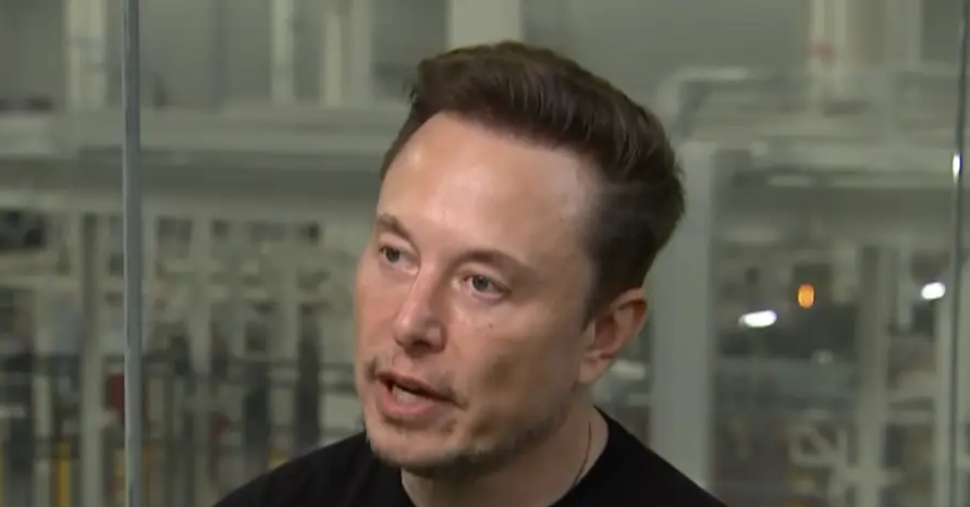Elon Musk bị chỉ trích đạo đức giả vì phát ngôn về làm việc xa