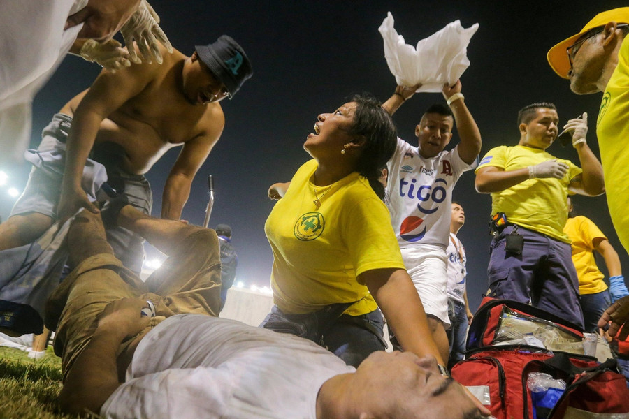 Giẫm đạp tại sân vận động ở El Salvador, ít nhất 12 người thiệt mạng