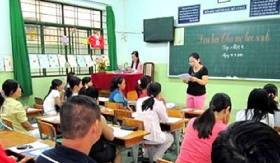 Nỗi niềm mùa họp phụ huynh: 7 năm đi họp chưa một lần nghe cô nhắc tên con
