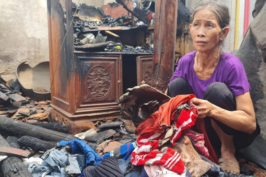 Hỏa hoạn xảy ra tại ngôi nhà kỳ lạ có đồ đạc bỗng dưng bốc cháy ở Thanh Hóa