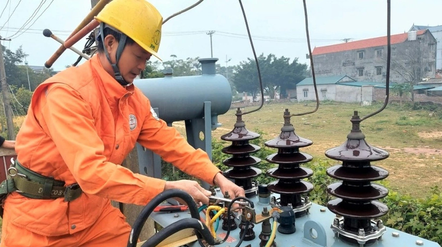 Tại sao Việt Nam lại phải nhập khẩu điện Trung Quốc?