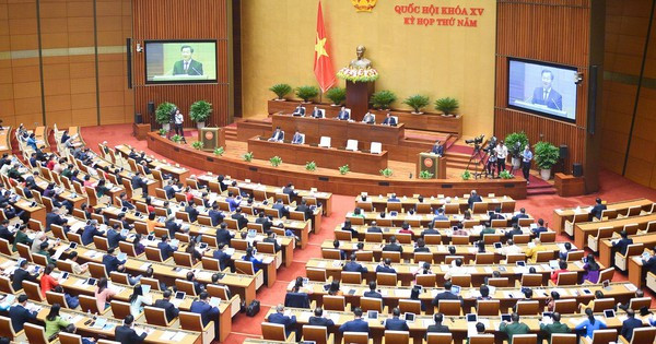 NÓNG: Chính phủ gửi Quốc hội dự thảo Nghị quyết về cơ chế, chính sách đặc thù cho TP HCM
