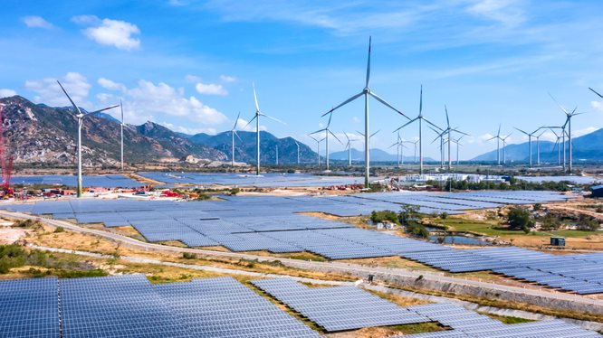 Bộ Công Thương, Tập đoàn Điện lực Việt Nam gặp các chủ đầu tư các dự án năng lượng tái tạo