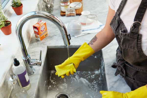 8 sai lầm bạn đang mắc phải khi rửa bát bằng tay