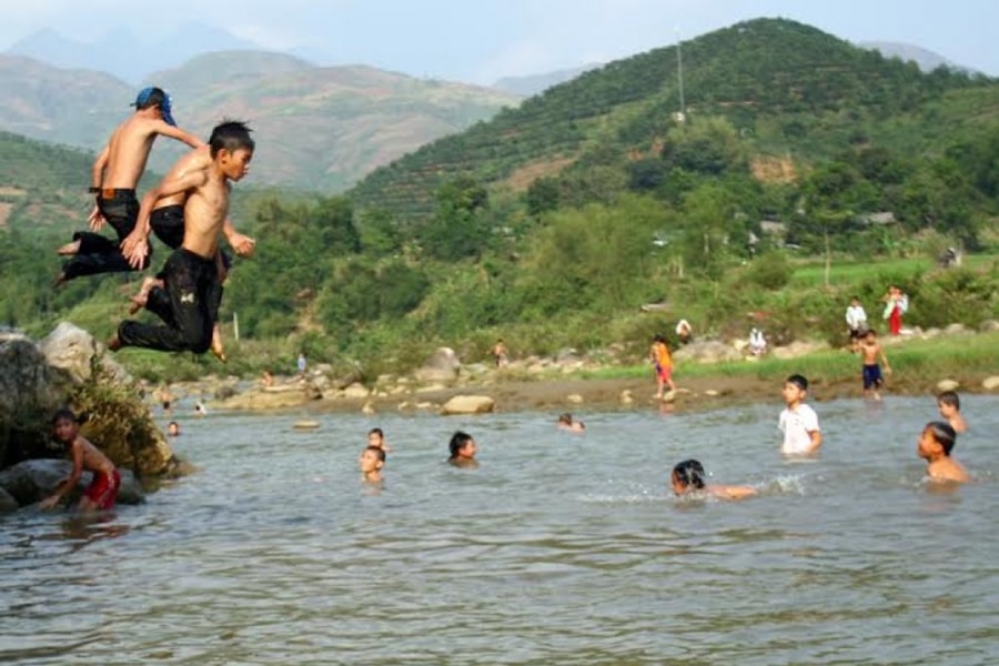 Giữ trẻ con trong tầm mắt