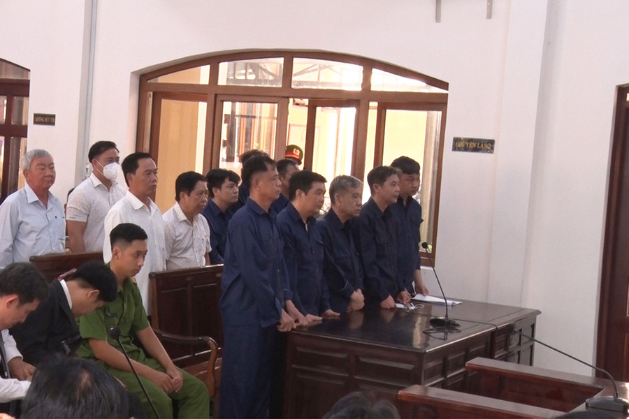 Hoãn phiên toà xử 12 cựu lãnh đạo, cán bộ Đồng Nai vụ biến đất công thành đất tư