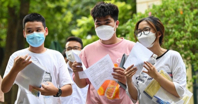 Sĩ tử Hà Nội phá sức khỏe, ôm "rổ" bệnh vì chạy đua vào lớp 10 chuyên