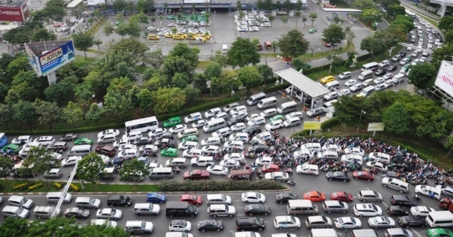 Nghiên cứu cấm xe qua khu vực sân bay Tân Sơn Nhất để giảm ùn tắc