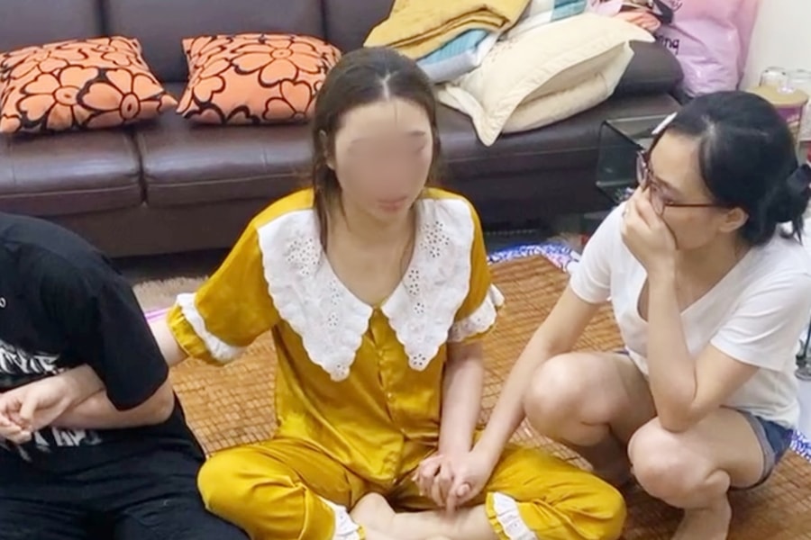 Tạm giữ bảo mẫu bạo hành trẻ sơ sinh ở Hà Nội