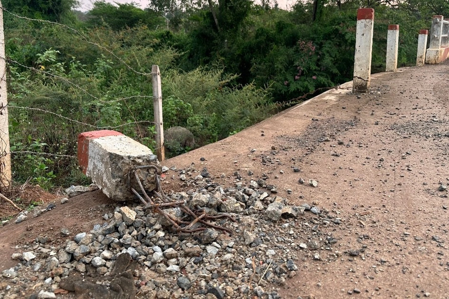 Huyện phản hồi vụ xã cho xe quá tải qua cầu dân sinh ở Đắk Lắk