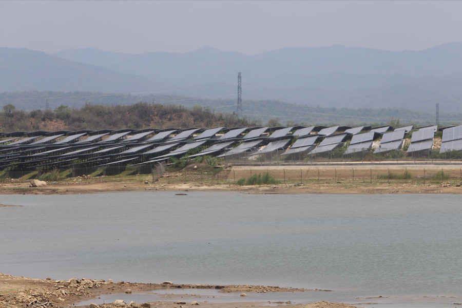Méo mó dự án điện mặt trời - bài 2: 'Bóp nghẹt' hồ đập thủy lợi
