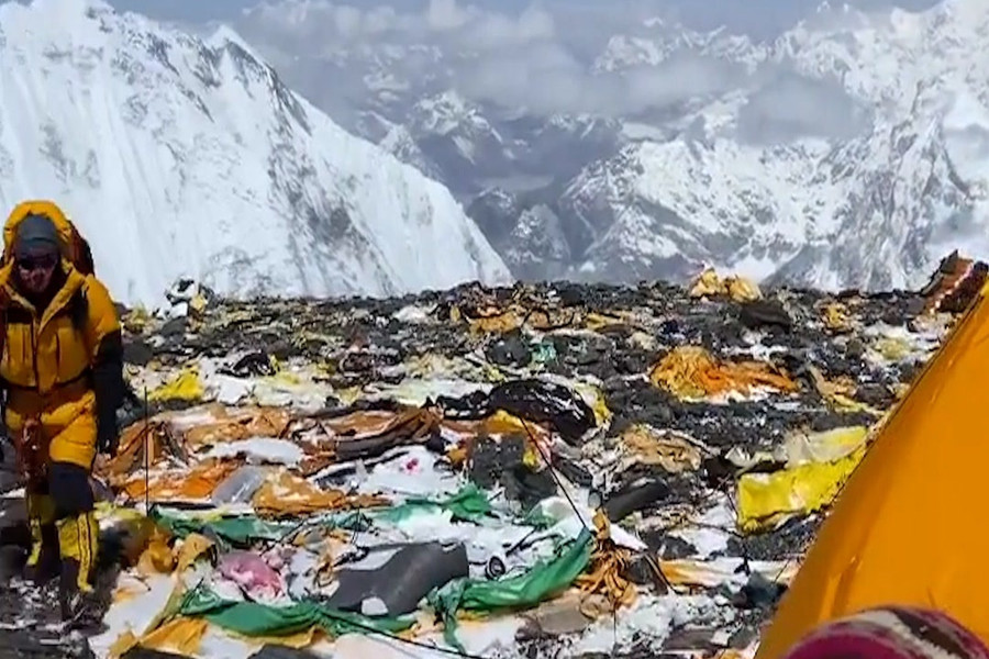 Ám ảnh rác thải ở Everest