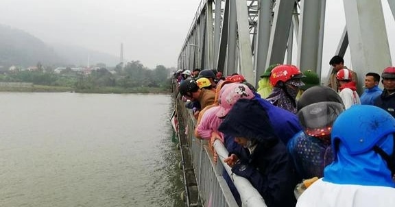 Xác minh thông tin người phụ nữ báo bị lừa đảo rồi nhảy cầu tự tử