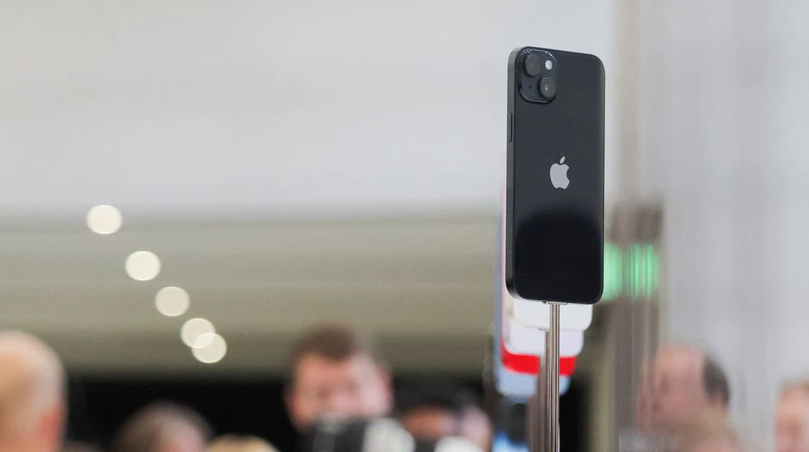 Apple, Amazon bị tố bắt tay làm giá iPhone