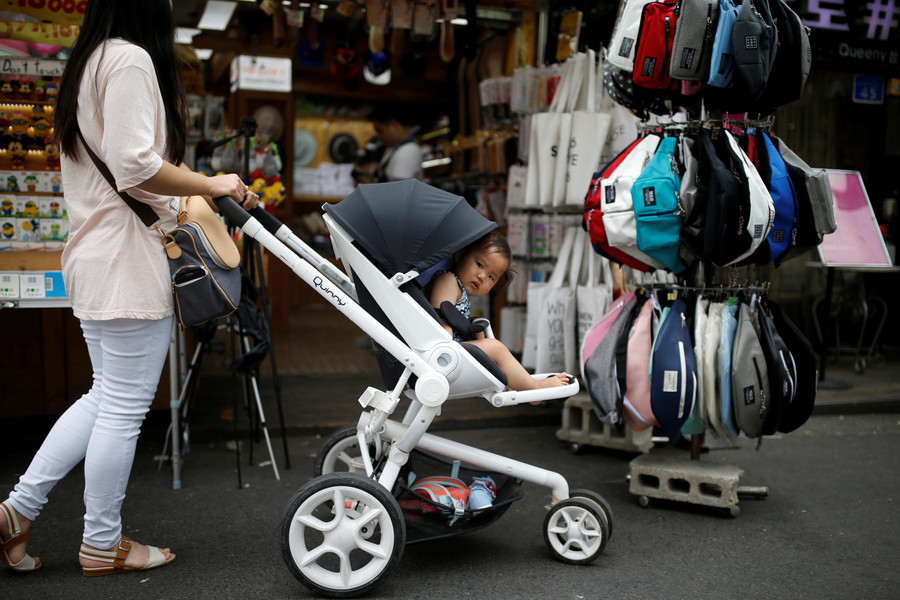 Thế hệ ‘không con cái, thu nhập gấp đôi’ ở Hàn Quốc