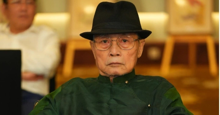 Nhà thơ Thiệp Nguyễn ra mắt tập 'Tiếng xa' ở tuổi 85
