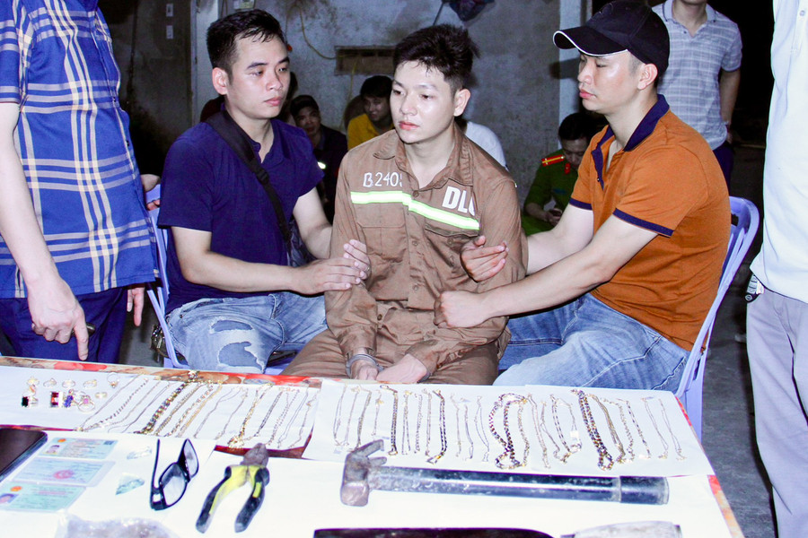 Lời khai của kẻ mang búa cướp tiệm vàng ở Lào Cai