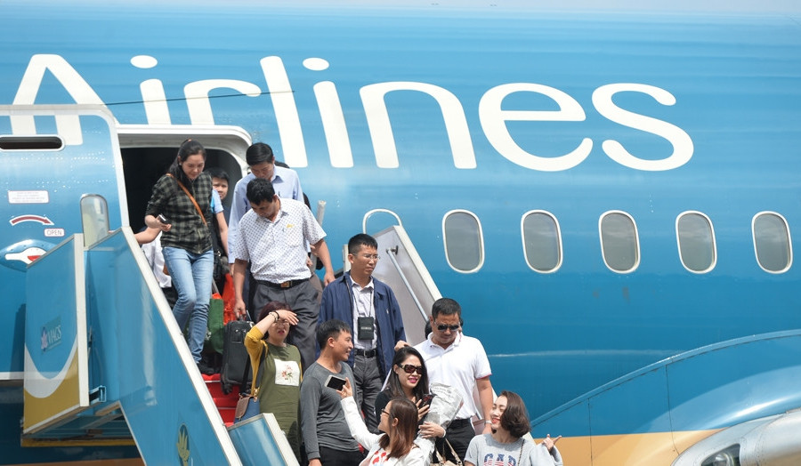 Hơn 2,2 tỷ cổ phiếu Vietnam Airlines bị hạn chế giao dịch, vào diện cảnh báo