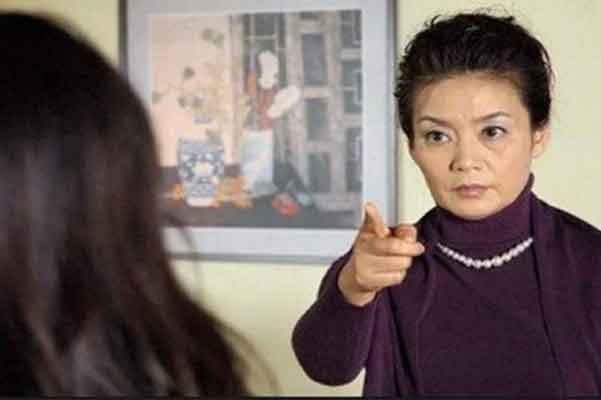 Con giống bố như lột, bà nội vẫn bắt xét nghiệm ADN mới cho khai sinh