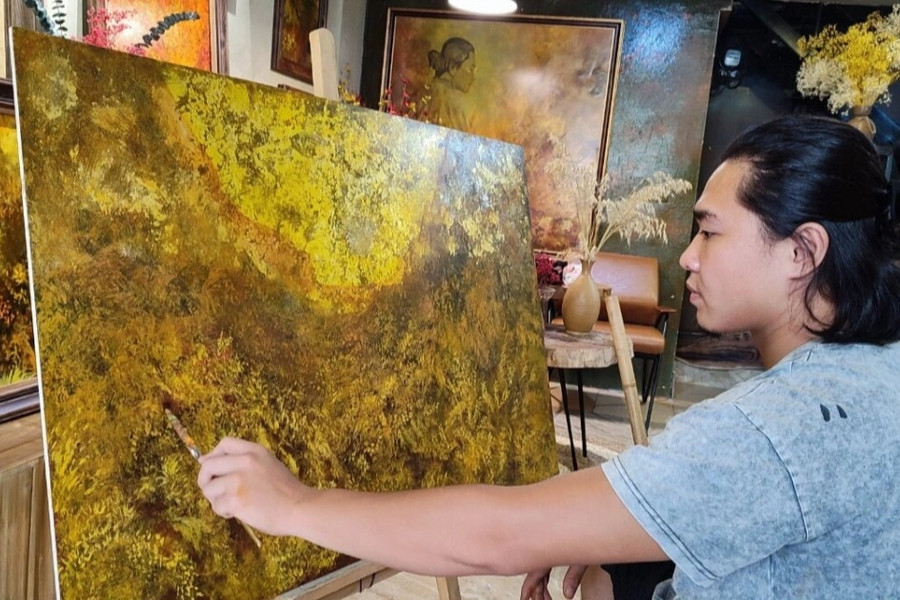 Họa sĩ 9x đưa văn hóa Việt vào tranh sơn mài